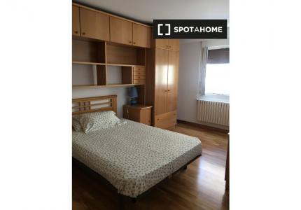 Se alquila habitación en piso compartido en Pamplona