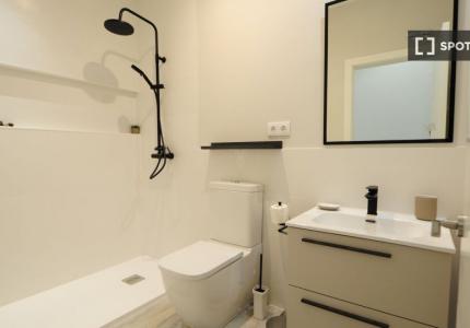 Se alquila habitación en piso de 4 habitaciones en El Pópulo, Cádiz