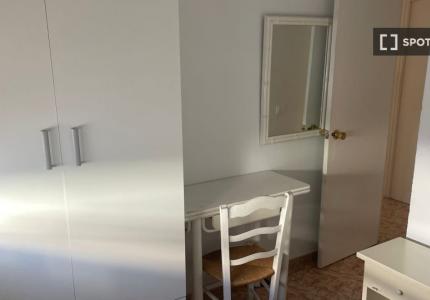 Habitación en piso compartido de 4 habitaciones, Alicante