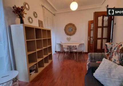 Piso de 4 dormitorios en alquiler en Santander