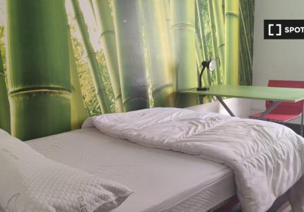 Alquiler de habitaciones en piso de 9 dormitorios en Centro