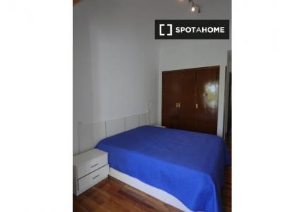 Habitación en piso compartido en alquiler en Castillejos, Madrid