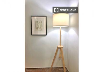 Apartamento de 2 dormitorios en alquiler en Natzaret, Valencia