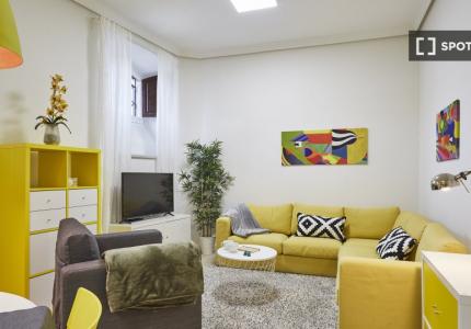 Apartamento de 2 dormitorios en alquiler en Palacio, Madrid