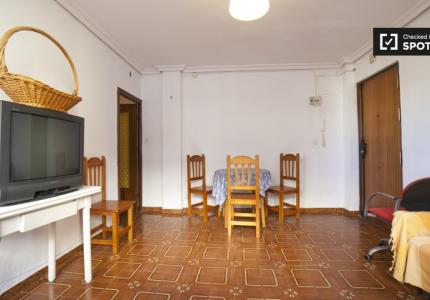 Luminoso apartamento de 2 dormitorios en alquiler en Macarena, Sevilla