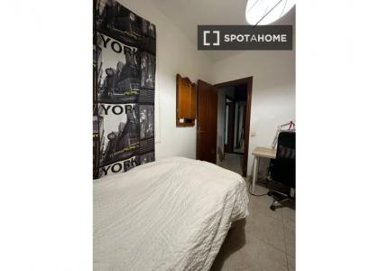 Habitación en piso compartido de 4 habitaciones en Collblanc, Barcelona