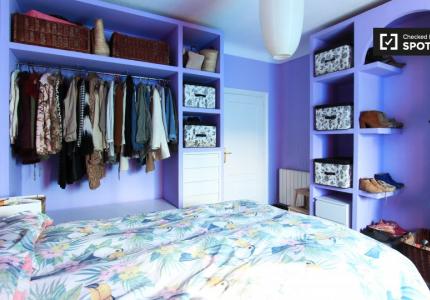 Habitación enorme en apartamento de 3 dormitorios en Ventas, Madrid