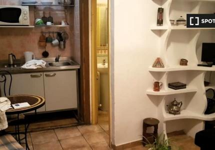 Acogedor piso alquilado de 2 dormitorios en Realejo, Granada