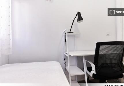 Habitación en piso compartido en alquiler, La Buhaira, Sevilla