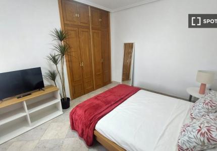 Habitación en piso compartido de 4 habitaciones, Numancia, Madrid