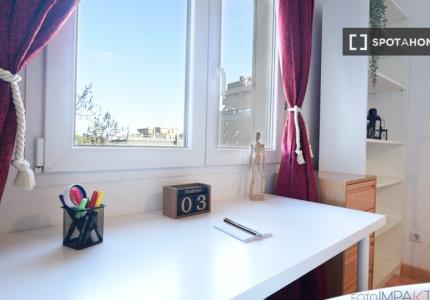Habitación en piso compartido en Hispanoamérica, Madrid.