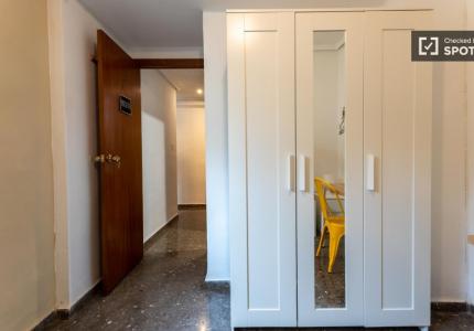 Habitación en piso compartido de 4 habitaciones en Xirivella, Valencia