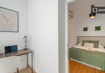 Habitación compartida en Castillejos, Madrid.