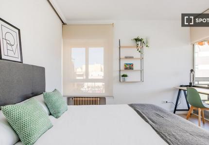 Se alquila habitación en piso de 9 habitaciones en Getafe, Madrid
