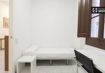 Habitación en piso compartido en alquiler en El Gòtic, Barcelona.