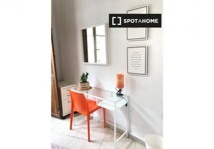 Habitación en piso de 4 habitaciones en alquiler en el Centro Histórico de Málaga