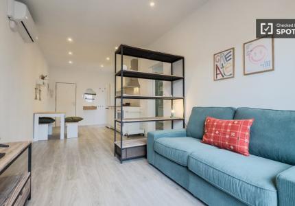 Piso de 2 dormitorios en alquiler en El Clot. Barcelona cerca del Sagr