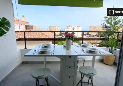 Piso de 2 dormitorios en alquiler en Torremolinos