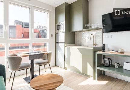 Estudio en alquiler en San Juan Bautista, Madrid