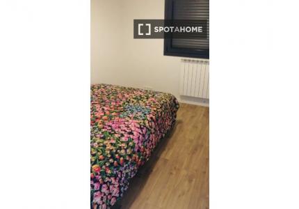 Habitación en piso compartido en alquiler en Moreaga, Bilbao.