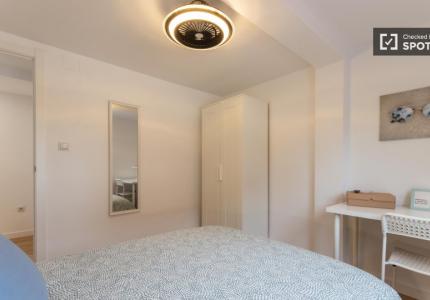 Se alquila habitación en piso de 4 habitaciones en Valencia, Valencia
