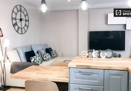 Apartamento de 2 dormitorios en alquiler en Ciudad Lineal, Madrid