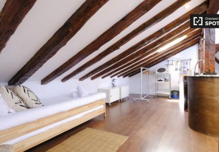 Apartamento de 2 dormitorios en Centro, Madrid