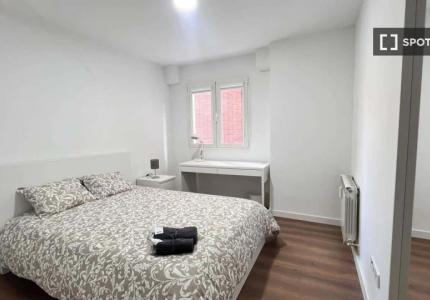 Habitación en piso compartido en alquiler en Embajadores, Madrid