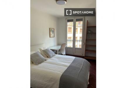 Habitación en piso compartido en alquiler en Casco Viejo, Bilbao