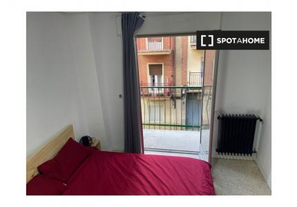 Habitación en piso compartido de 3 habitaciones en alquiler en Salamanca
