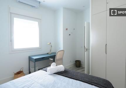 Se alquila habitación en piso de 4 habitaciones en El Pópulo, Cádiz