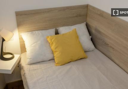 Habitación en piso compartido en valencia.