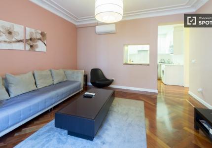 Apartamento exterior de 2 dormitorios en Puerta del Sol, Madrid.