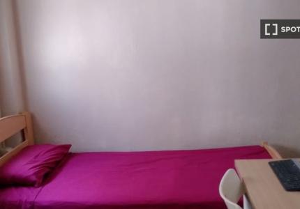 Habitación en piso compartido en alquiler en La Plata, Sevilla