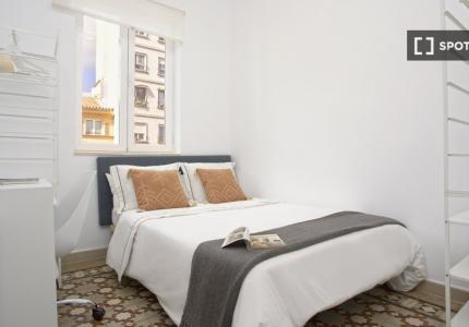 Se alquila habitación en piso compartido de 5 habitaciones, La Trinidad Este