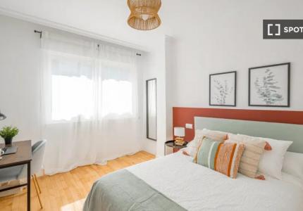 Habitación compartida en Castillejos, Madrid.