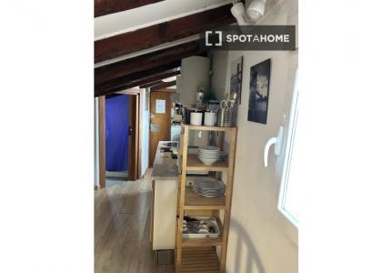 Apartamento de 1 dormitorio en alquiler en Embajadores, Madrid