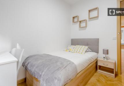 Habitación en piso de 5 habitaciones en Guindalera, Madrid