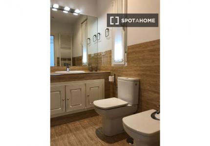 Piso de 3 dormitorios en alquiler en Recoletos, Madrid