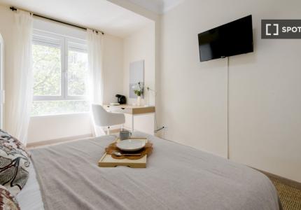 Habitación en piso compartido en alquiler en Ríos Rosas, Madrid