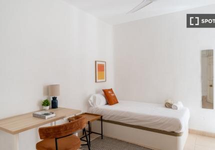 Se alquila habitación en piso compartido en Argüelles, Madrid