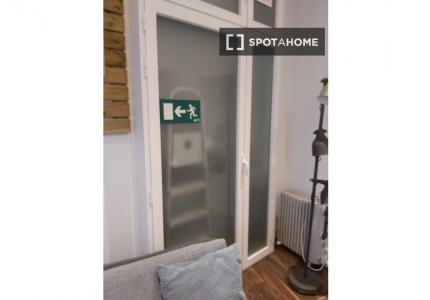 Apartamento de 2 dormitorios en alquiler en Sol, Madrid
