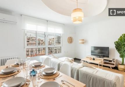 Se alquila habitación en apartamento de 7 dormitorios en L'Eixample, Valencia