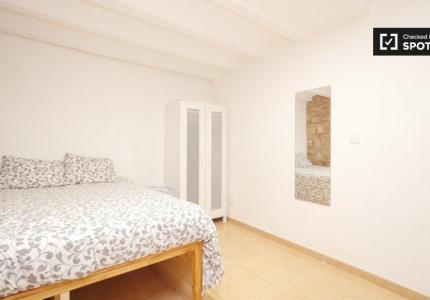 Habitación en piso compartido, El Raval, Barcelona.