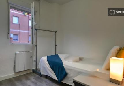 Se alquila habitación en piso compartido en Madrid