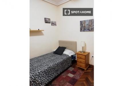 Se alquila habitación en piso compartido de 4 habitaciones, Handia