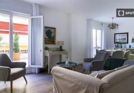Apartamento de 2 dormitorios en alquiler en La Caleta, Málaga