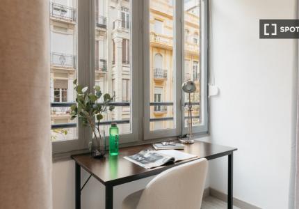 Habitación en piso compartido de 6 habitaciones, La Gran Vía, Valencia