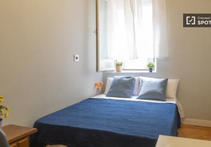 ¡Se alquila habitación en piso de 9 habitaciones!