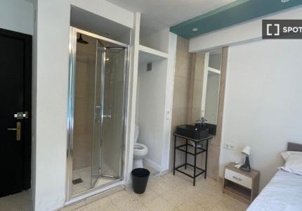 Habitación en piso compartido de 8 habitaciones en Prado-Parque de Maria Luisa